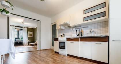 NE • JEN Bed & Wine Apartment