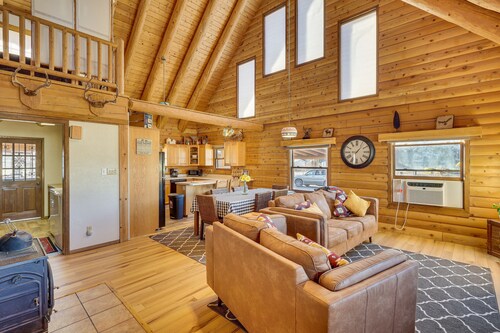 ‘Cottonwood Cabin’ w/ Private On-Site Fly Fishing!