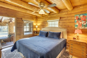 2 bedrooms, iron/ironing board, Internet, bed sheets - ‘Cottonwood Cabin’ w/ Private On-Site Fly Fishing! (Blanco)