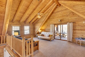 TV, fireplace, DVD player - ‘Cottonwood Cabin’ w/ Private On-Site Fly Fishing! (Blanco)