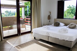 2 quartos, cofres nos quartos, ferros/tábuas de passar roupa