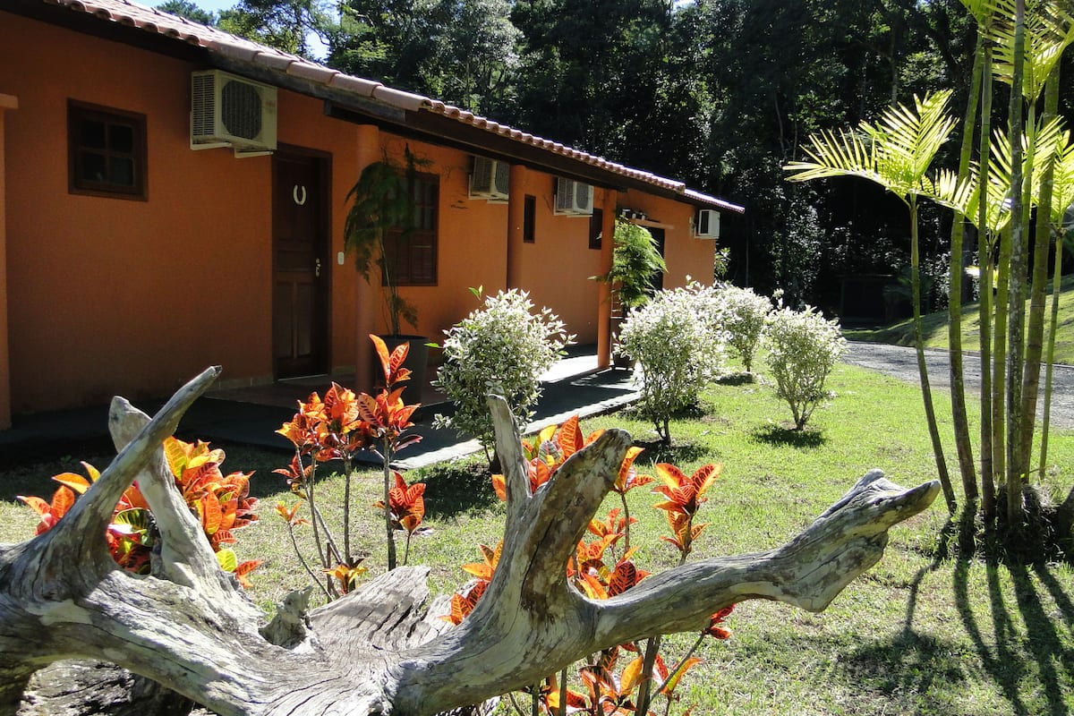 Standard Room, Garden View | Hypo-allergenic bedding, pillow-top beds, minibar, free WiFi