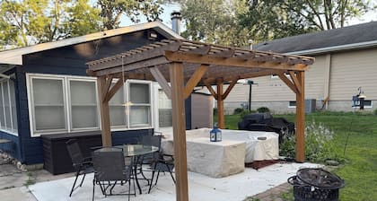 Charming updated house with lake view in Clear Lake.
