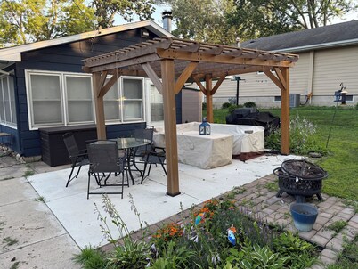 Charming updated house with lake view in Clear Lake.