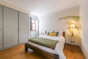 3 bedrooms, iron/ironing board, WiFi, bed sheets - Praça Guest House T3 (Arouca)