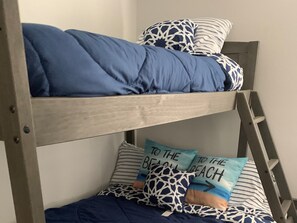 3 bedrooms, desk, iron/ironing board, free WiFi