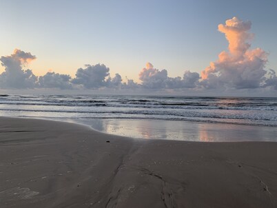 Beachfront Home with Outstanding Beach Views; Quick Walk to Ocean.