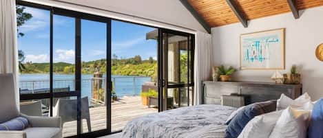 3 bedrooms, iron/ironing board, travel cot, free WiFi