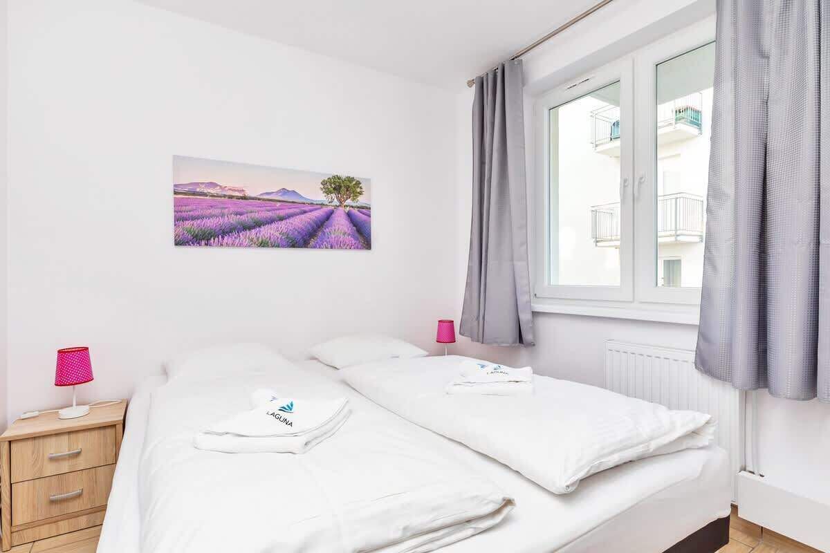 1 chambre, bureau, fer et planche à repasser, Wi-Fi