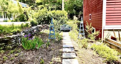 Greek Revival cottage