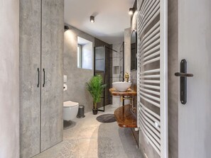 Hair dryer, towels
