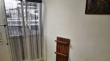 3 bedrooms, in-room safe, iron/ironing board, WiFi