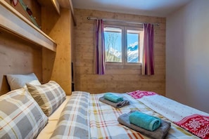 2 bedrooms, free WiFi, bed sheets
