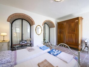 5 bedrooms, Internet