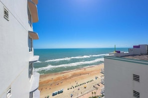 Na praia, toalhas de praia