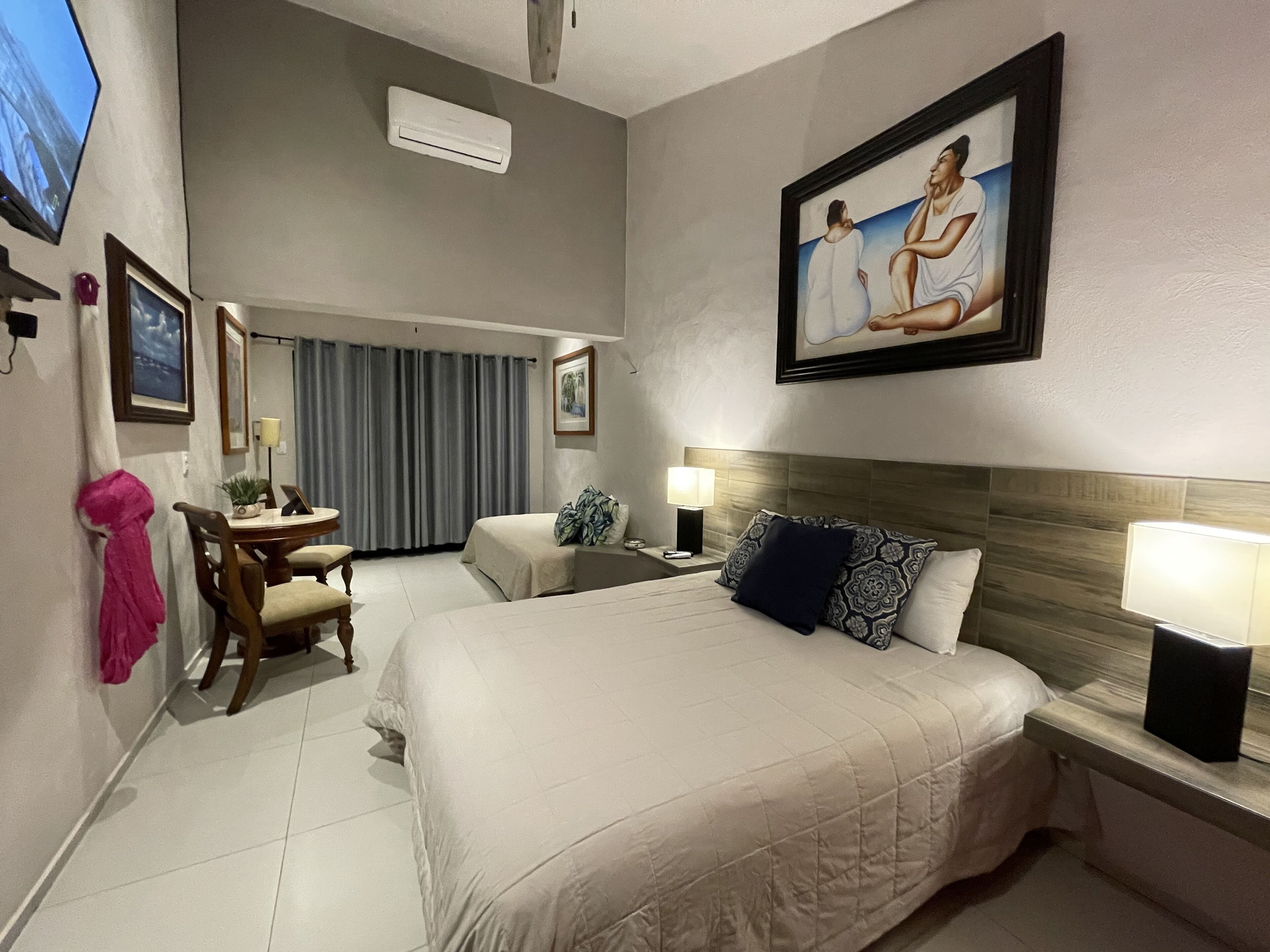 Classic Room | Minibar, individually furnished