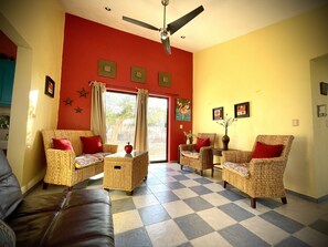 Lägenhet Comfort | Minibar och unika möbler