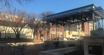 Acogedora casa privada en el centro de Plano Downtown