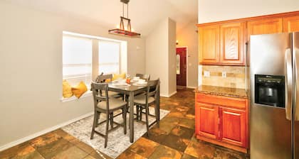 🌿 Urban Comfort in Plano downtown 2BR House with Yard & Exclusive Parking Spots