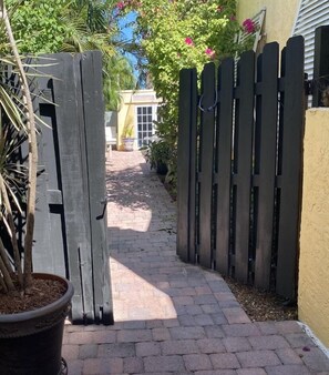 Property grounds - Old Northwood Cabana (West Palm Beach)