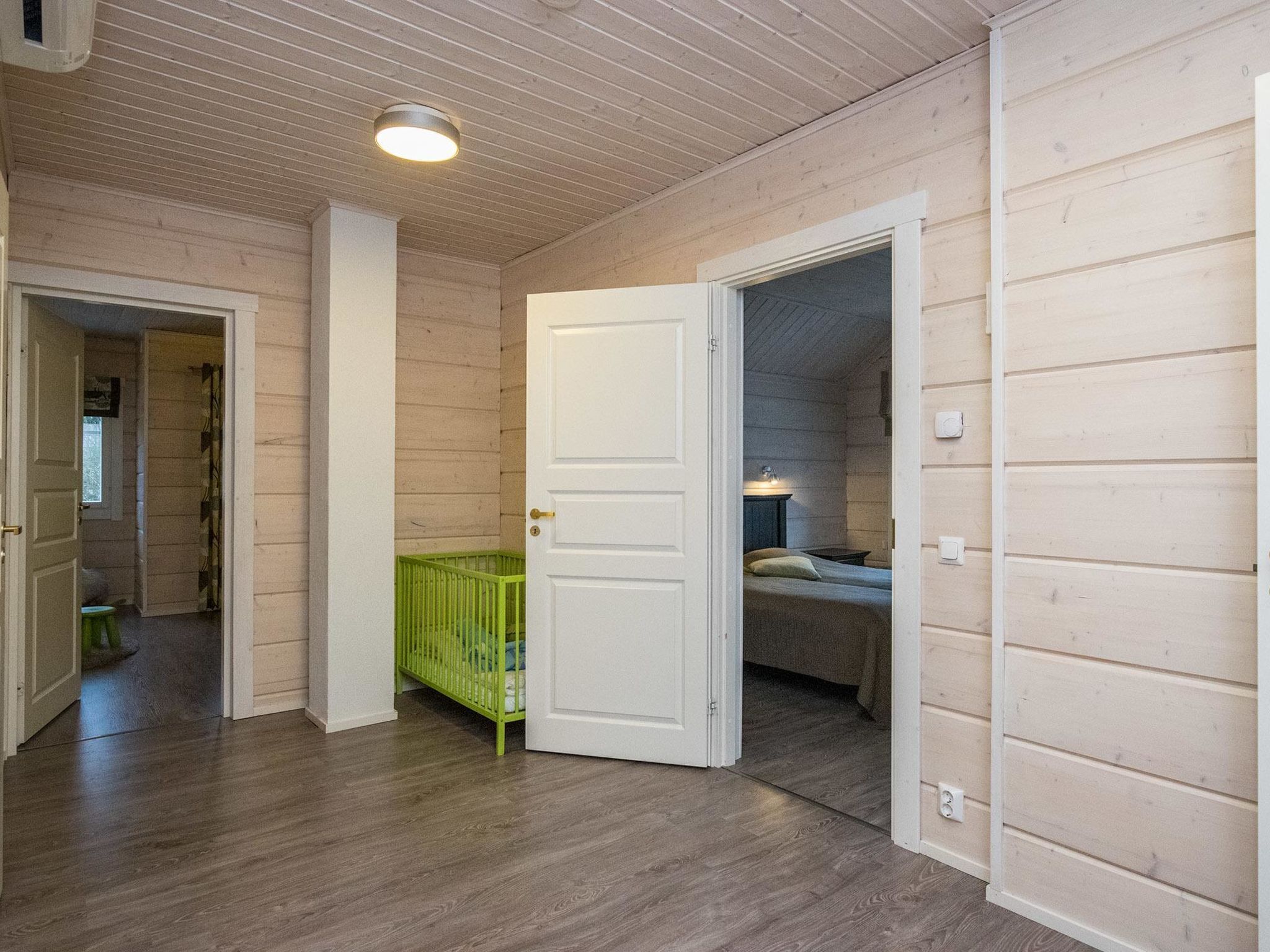 4 makuuhuonetta, Wi-Fi