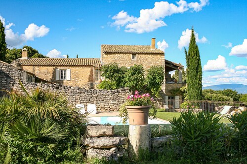 Le Mas de Marie, in Drôme Provençale, a 100% natural parenthesis