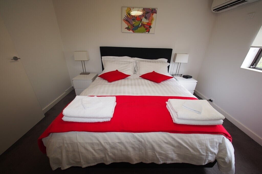 Rockmans Boutique Apartments — image 4