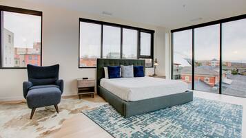 3 bedrooms, desk, iron/ironing board, WiFi