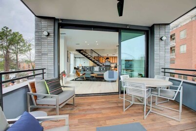 Downtown C'ville Luxury w/ Rooftop Terrace