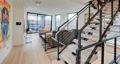 Water Street Condo | Moderni keskusta Retreat