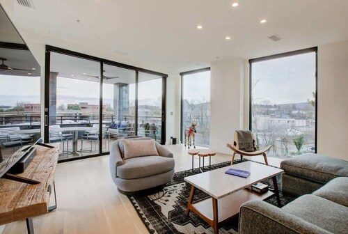 Water Street Condo | Moderni keskusta Retreat