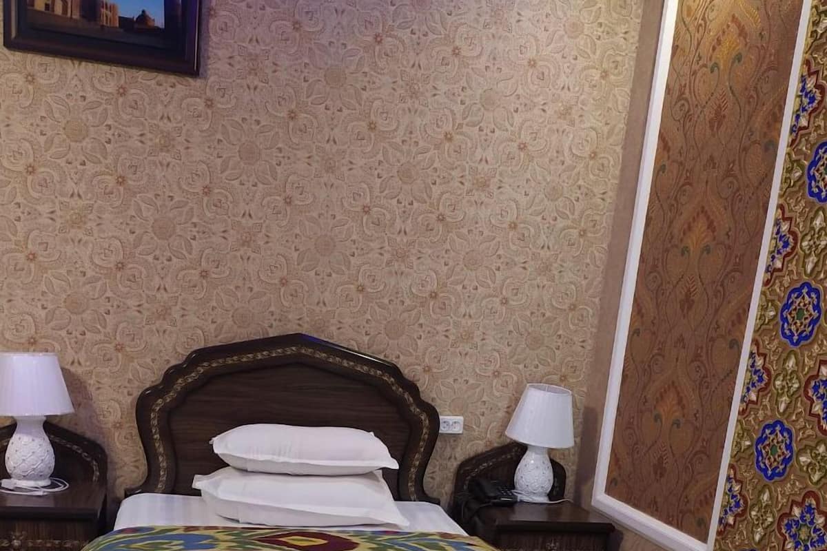 Phòng đơn Deluxe | Két bảo mật tại phòng, màn/rèm cản sáng, bàn ủi/dụng cụ ủi quần áo