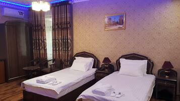 Deluxe Double Room | In-room safe, blackout drapes, iron/ironing board, free WiFi