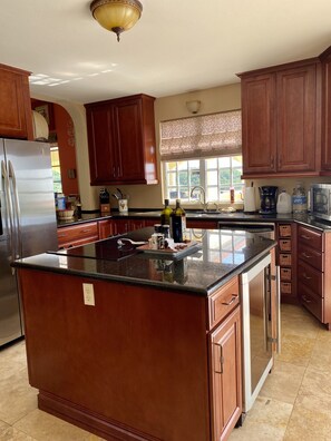 Fridge, microwave, oven, stovetop - 4bd 4.5 baths House and two private apartments. Beautiful views! Self check in! (St Thomas)