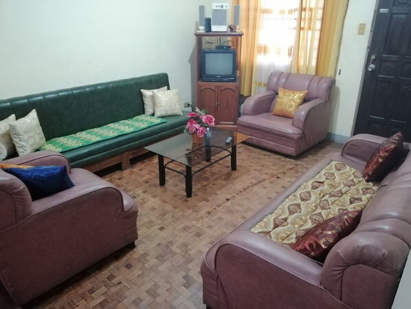 TV - Don Mamerto whole house (Angeles)