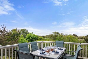 Outdoor dining - Walk to Water, Dazzling Sunsets on the Bay! (Truro)