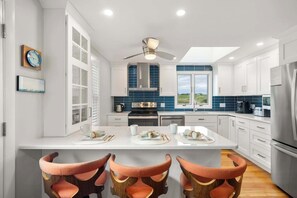 Fridge, microwave, oven, stovetop - Walk to Water, Dazzling Sunsets on the Bay! (Truro)