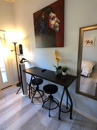 Haetaan viihtyisä studio lähellä kaikkea