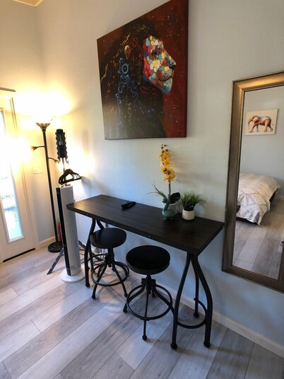 Fetching cozy studio close to everything