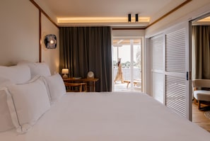 King Suite, Sea View | Minibar, desk, soundproofing, free WiFi