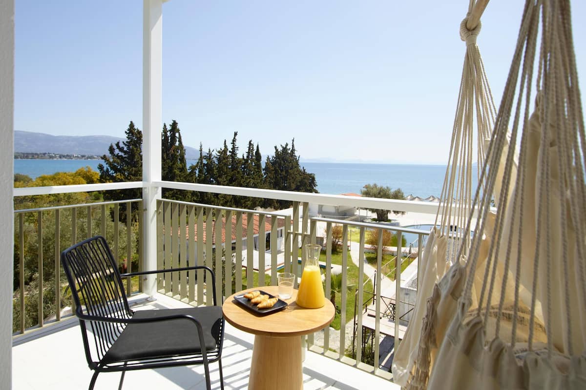 Classic Room, Sea View | Minibar, desk, soundproofing, free WiFi