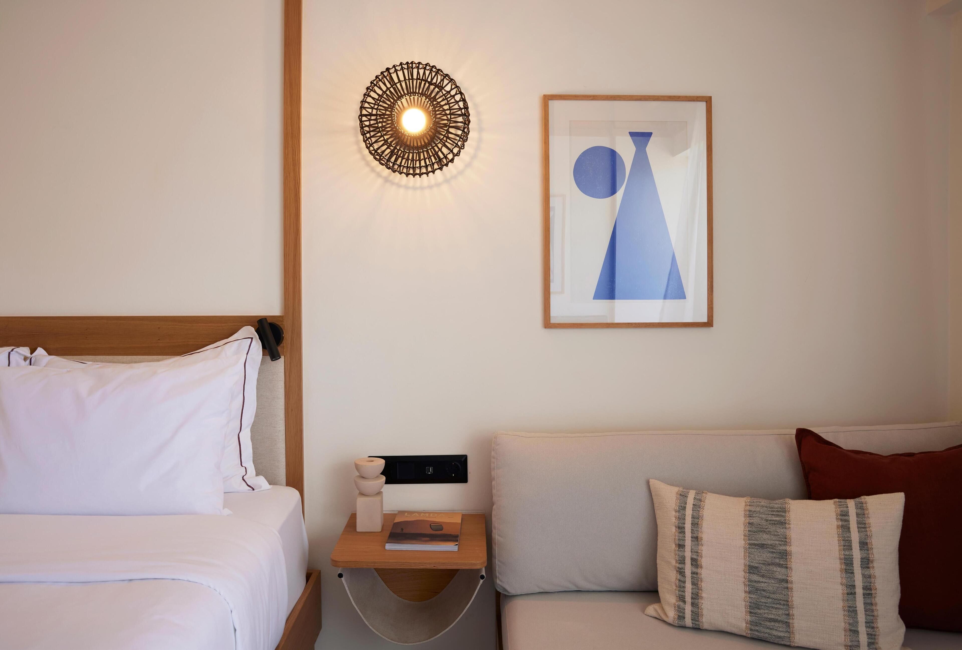Classic Room, Sea View | Minibar, desk, soundproofing, WiFi (free)