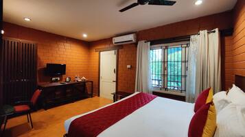 Executive tweepersoonskamer | 1 slaapkamer, luxe beddengoed, donsdekens, een bureau