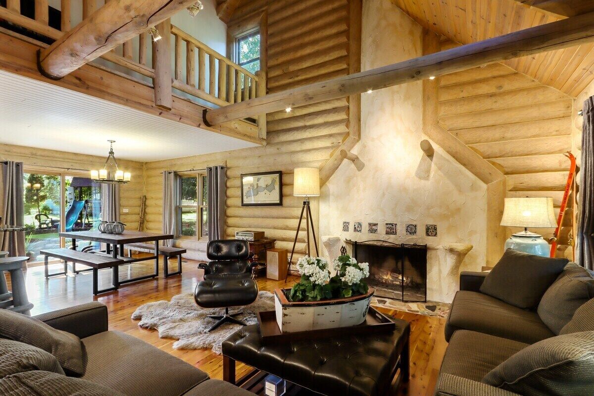 Log Home At Lake Geneva