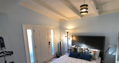 Beautiful centralized home away from home