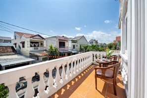 Family Room, Balcony, City View | Balcony view