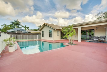 Coral Springs Vacation Rental | 4BR | 2.5BA | 2,800 Sq Ft | Step-Free Entry