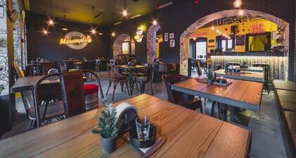 Luxury Landing BB Studio Apartment with Balcony