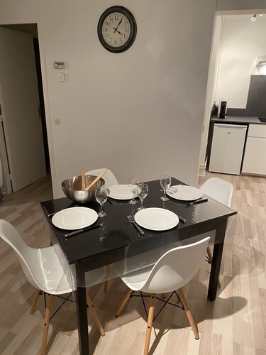 Appartement Lumineux 300m Plage avec Boîte à Livre