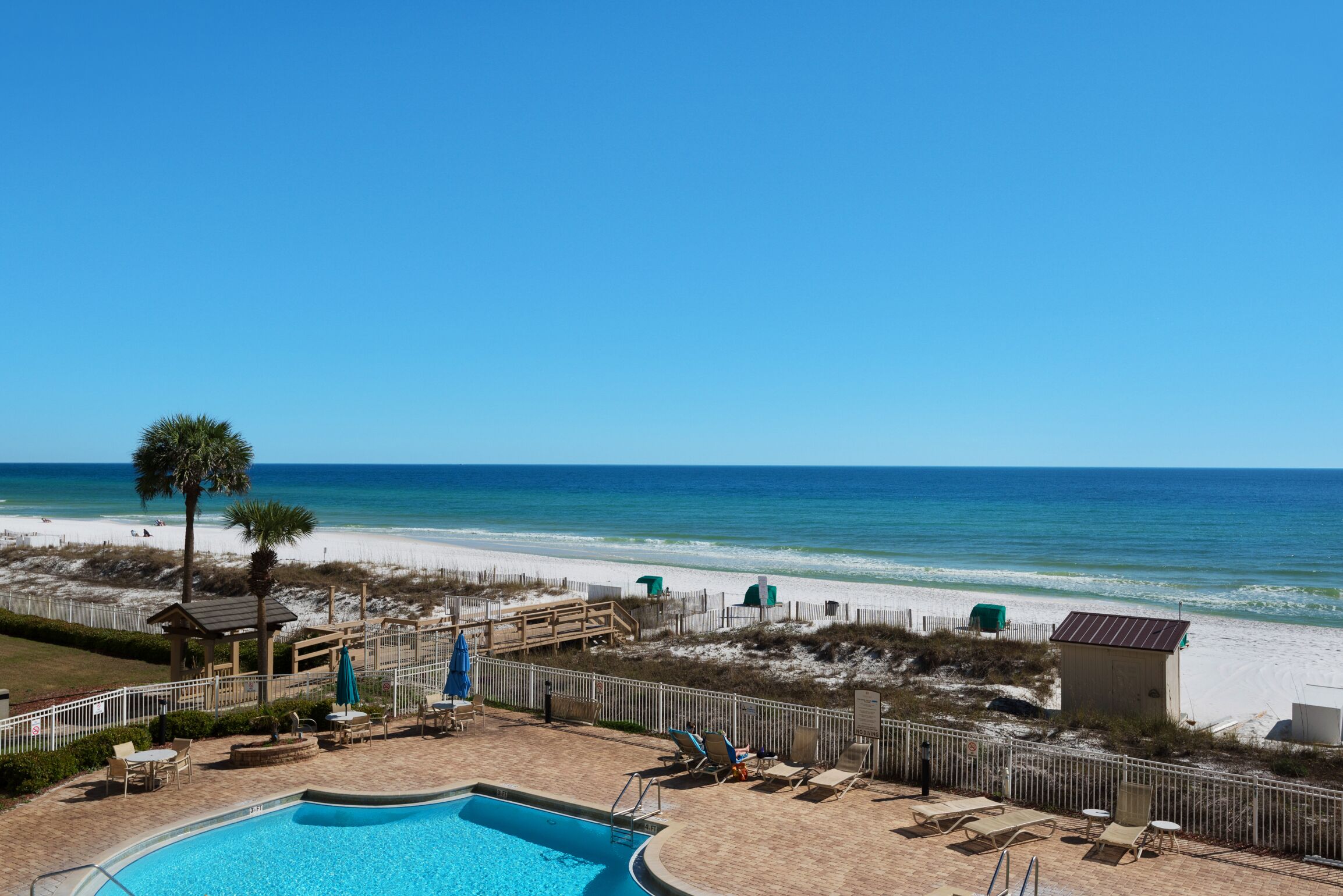 We❤️Snowbirds-Wall to Wall Beachfront Views-Beach Service-2BR Sterling Sands 209